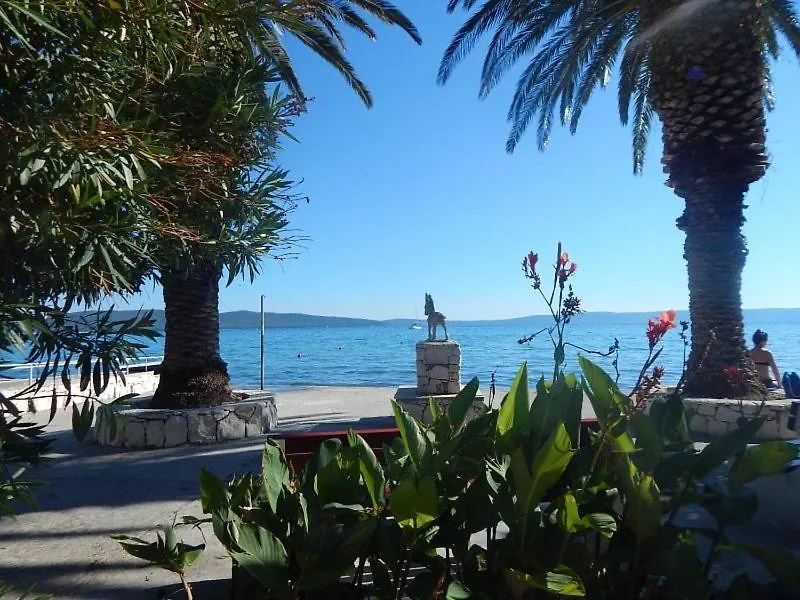 Apartment Apartmani Rokov Kastela