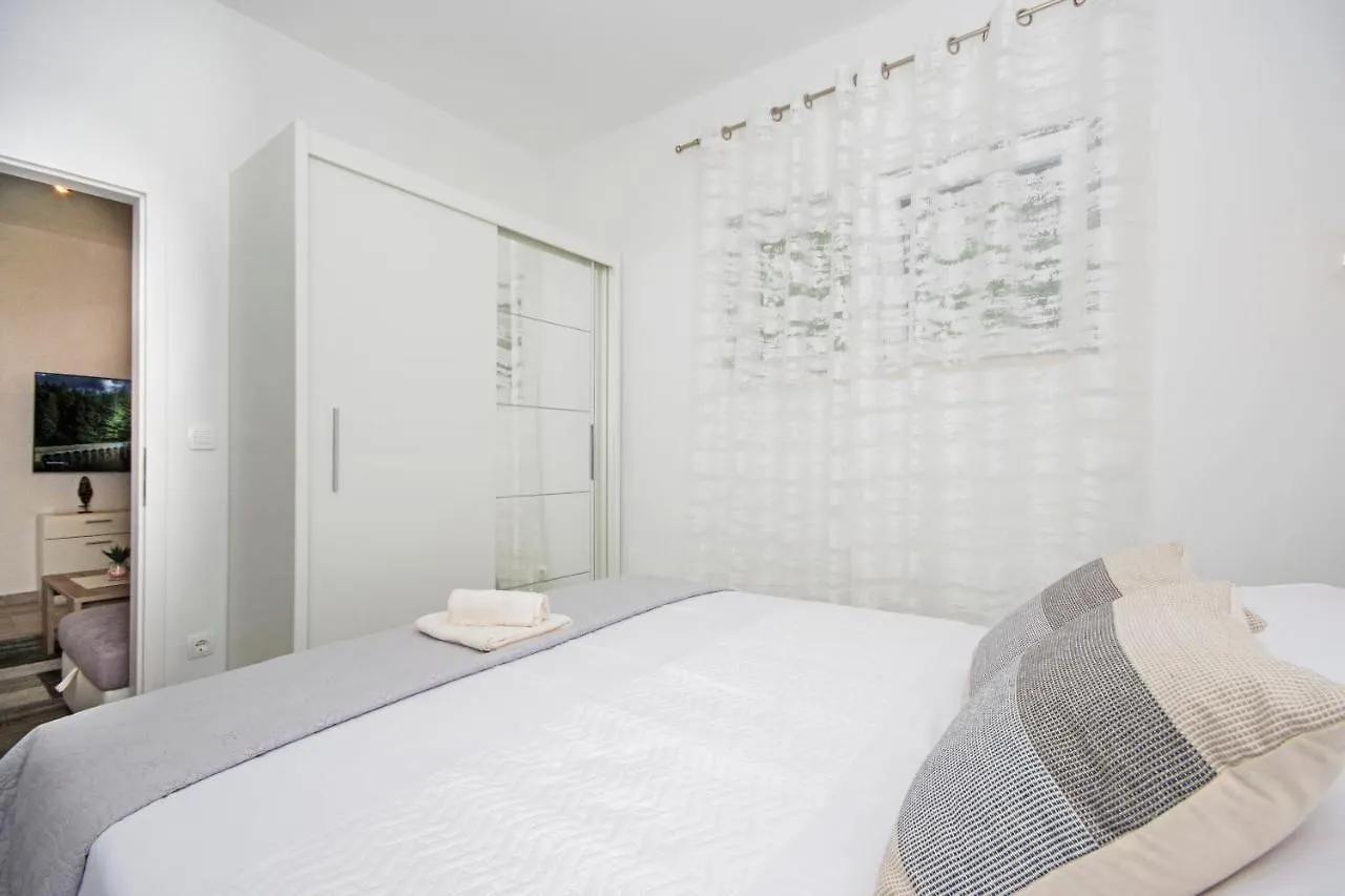 Apartmani Rokov Kastela Croatia