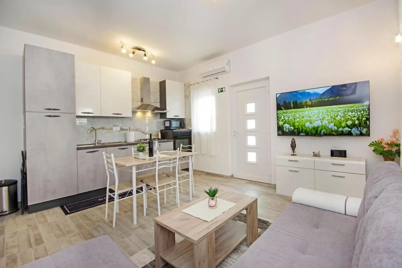 Apartmani Rokov Kastela Apartment